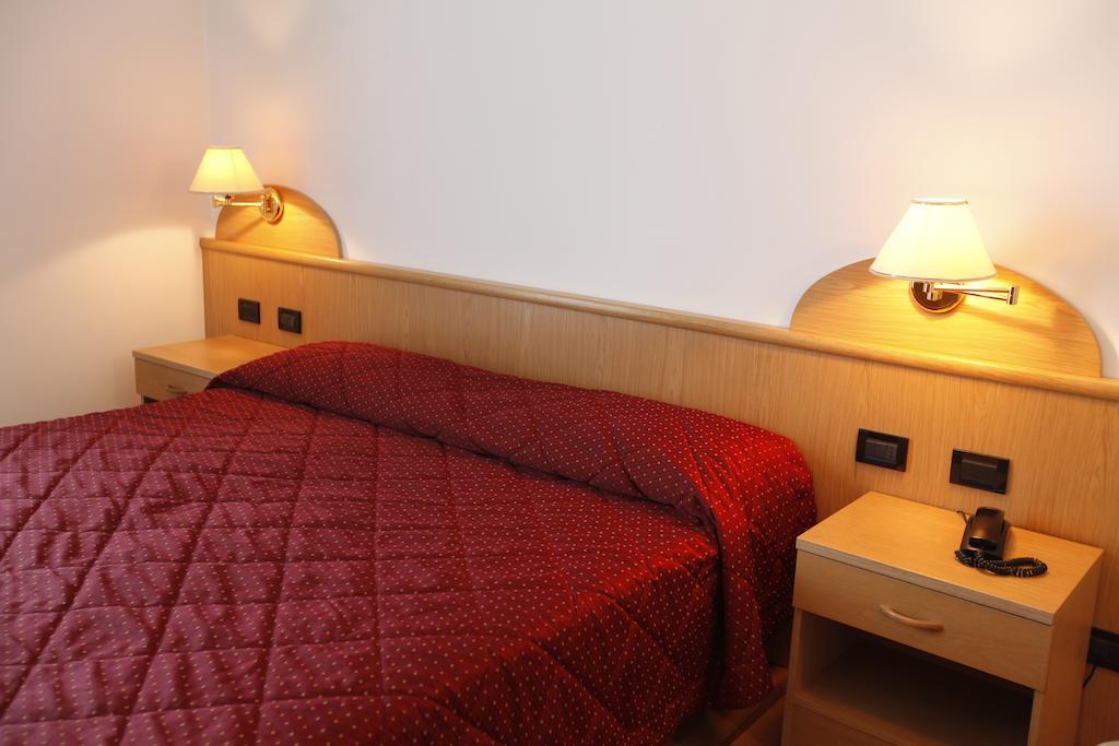 Hotel Spera Strigno Værelse billede